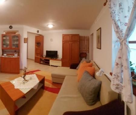 Nyugalom Szigete 2 Fos Apartman 1 Haloterrel Apartment Vertessomlo ภายนอก รูปภาพ