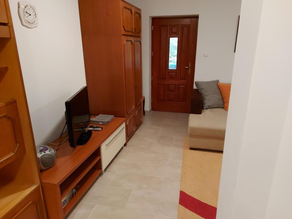 Nyugalom Szigete 2 Fos Apartman 1 Haloterrel Apartment Vertessomlo ภายนอก รูปภาพ